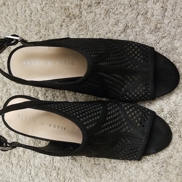 Kelly & Katie Black sling back heels - Picture 6 of 6